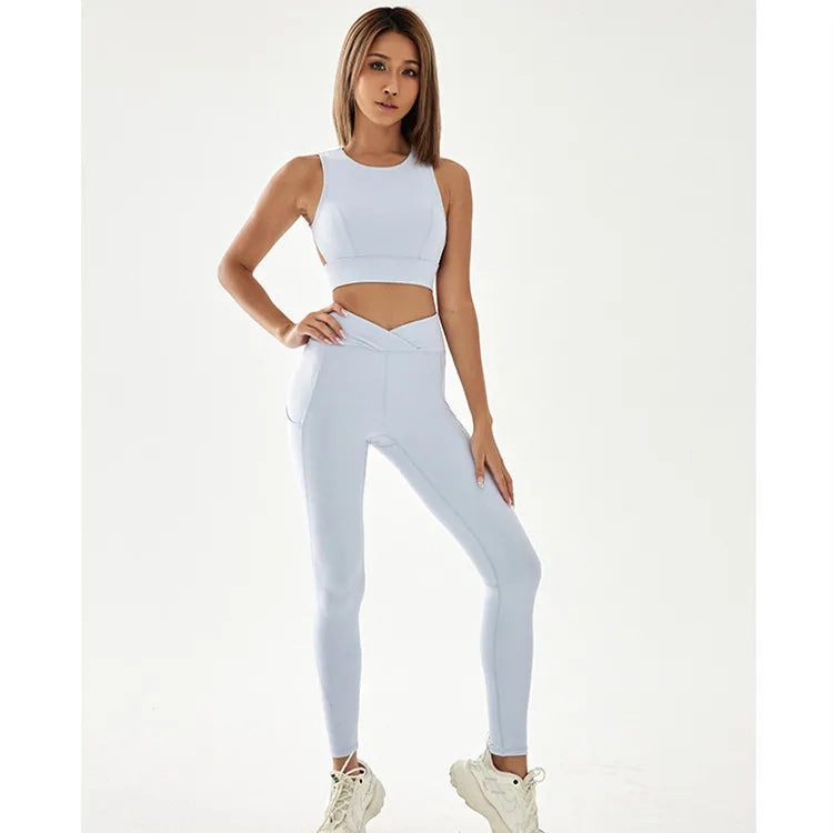 Seamless Yoga Set – Soft Bra & High-Waist Leggings with Pockets