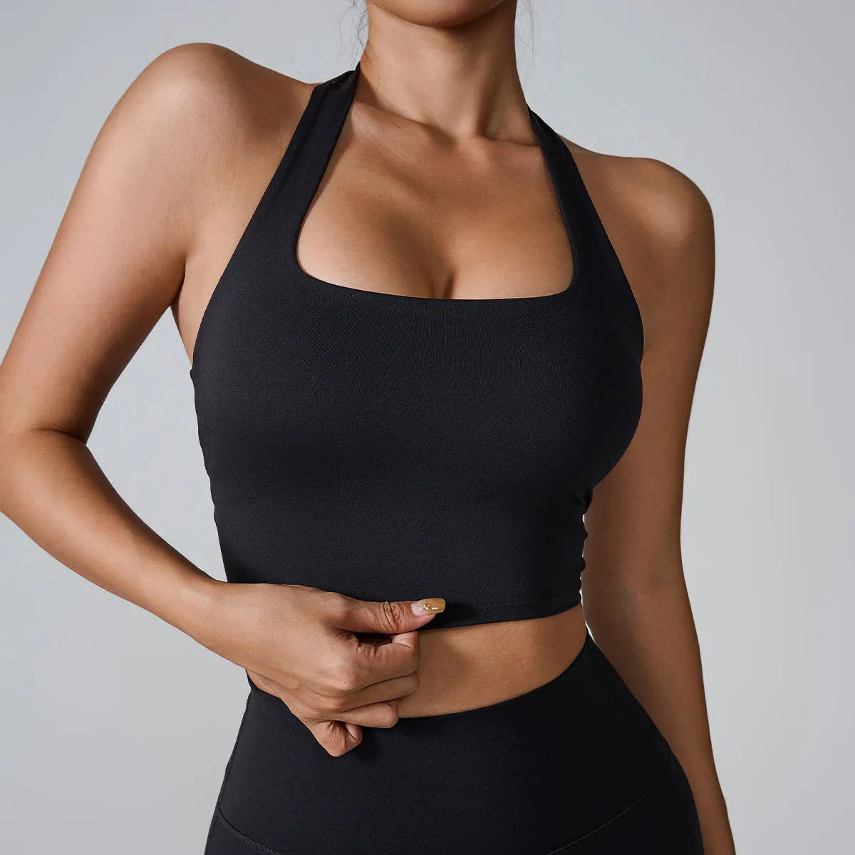 Seamless Halterneck Sports Bra – Breathable Push-Up Fitness Top for Women