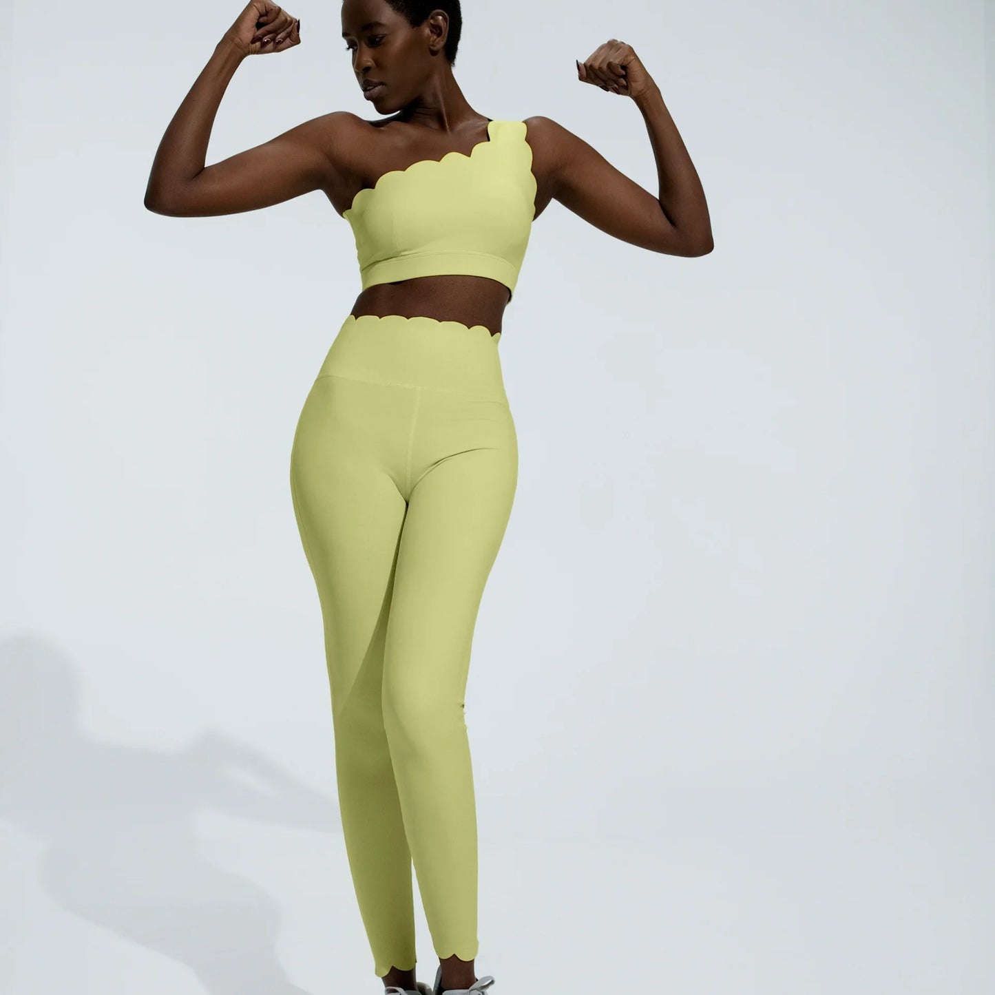 Buttery Soft Two-Piece Yoga Set – Seamless, Quick-Dry Activewear for Women